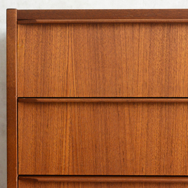 デンマーク ヴィンテージ  チーク ４段チェスト5-124