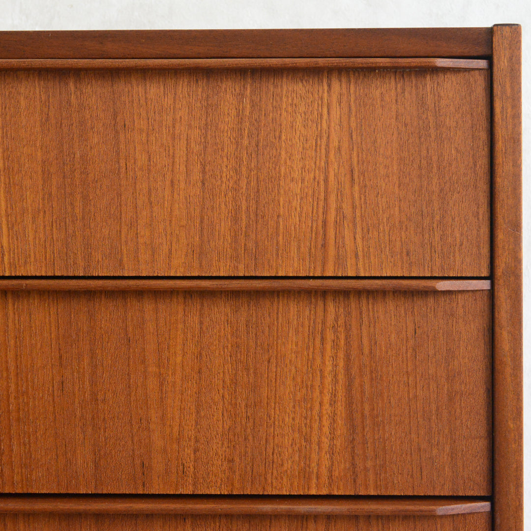 デンマーク ヴィンテージ  チーク ４段チェスト5-124