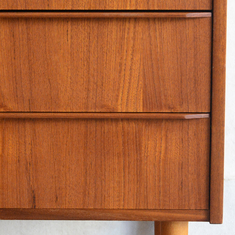 デンマーク ヴィンテージ  チーク ４段チェスト5-124