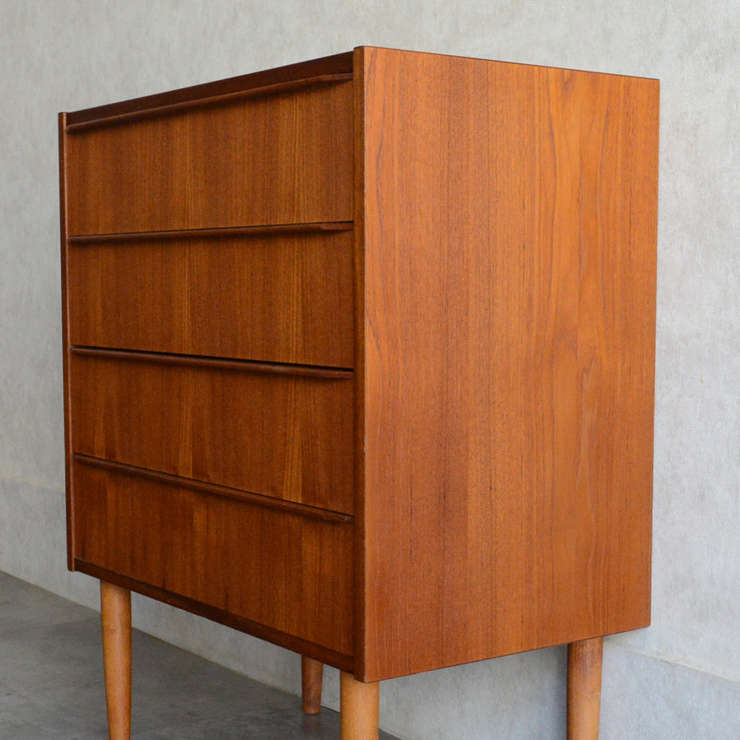 デンマーク ヴィンテージ  チーク ４段チェスト5-124