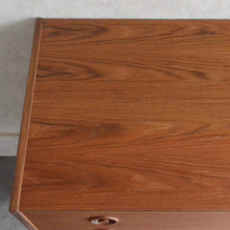 デンマーク ヴィンテージ  チーク５段チェスト 3-53