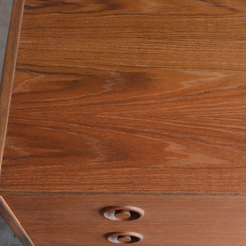 デンマーク ヴィンテージ  チーク５段チェスト 3-53