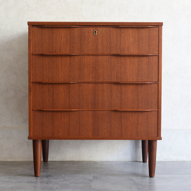 デンマーク ヴィンテージ  チーク ４段 チェスト 5-123