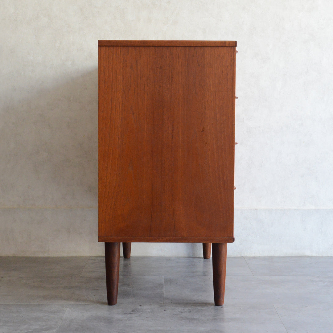 デンマーク ヴィンテージ  チーク ４段 チェスト 5-123