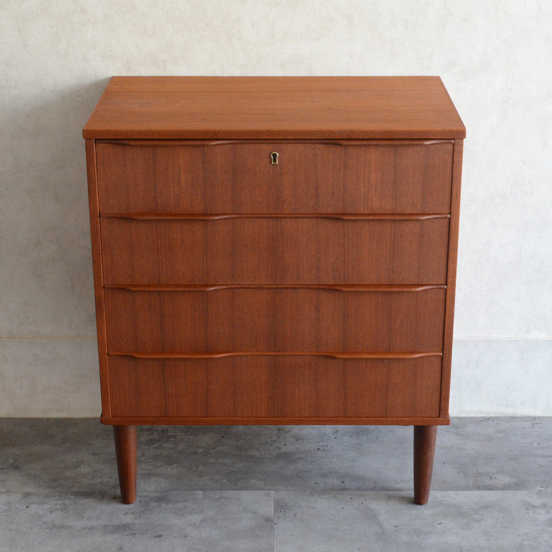 デンマーク ヴィンテージ  チーク ４段 チェスト 5-123