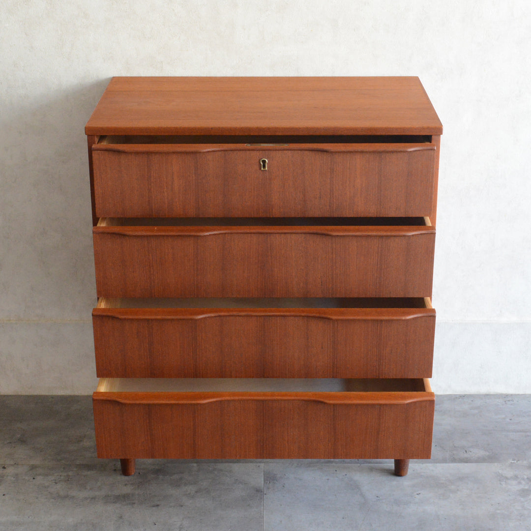 デンマーク ヴィンテージ  チーク ４段 チェスト 5-123