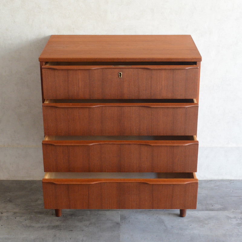 デンマーク ヴィンテージ  チーク ４段 チェスト 5-123