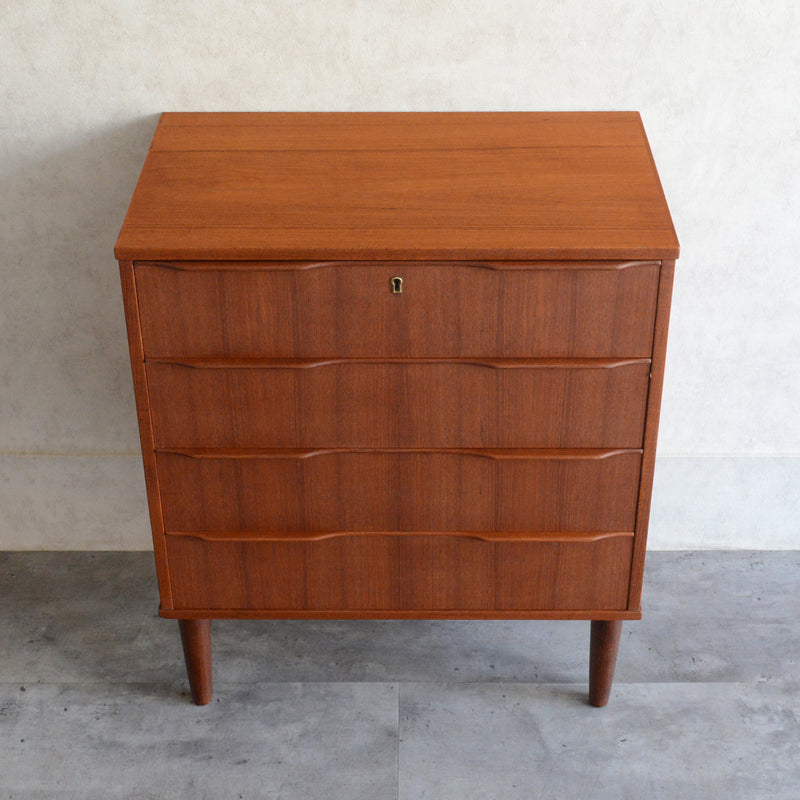 デンマーク ヴィンテージ  チーク ４段 チェスト 5-123