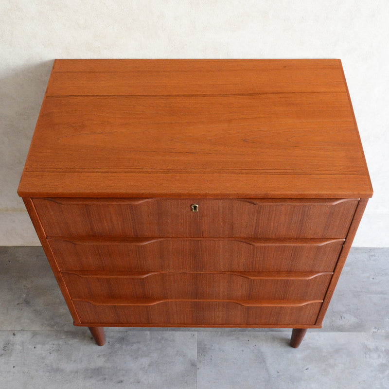 デンマーク ヴィンテージ  チーク ４段 チェスト 5-123