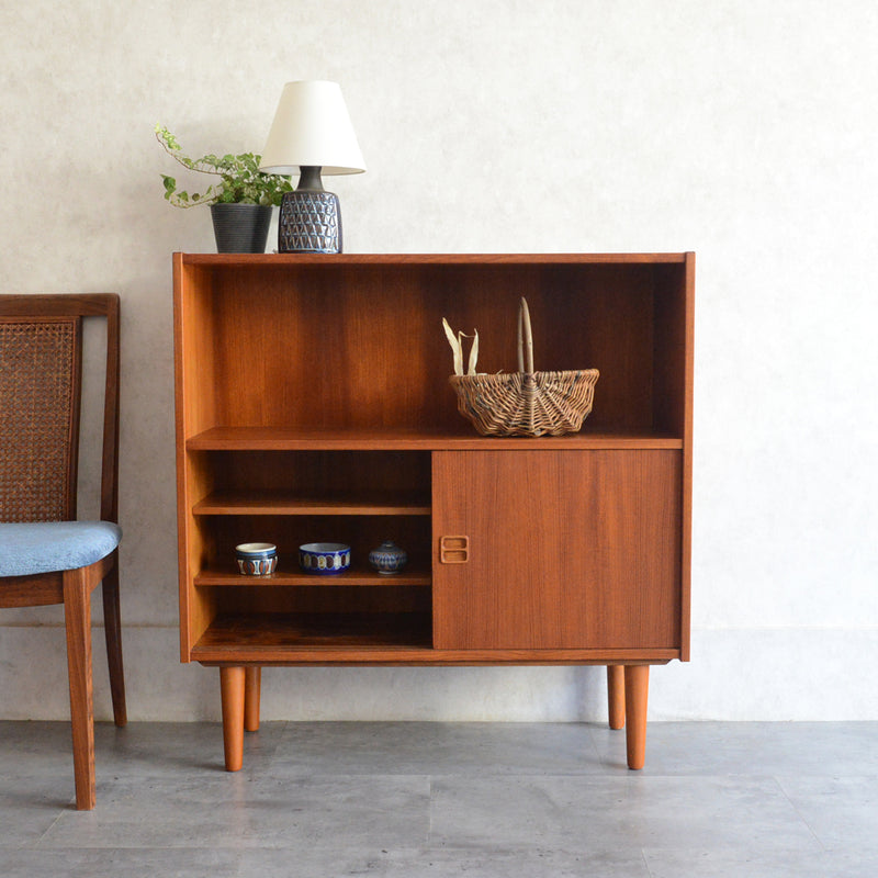 デンマーク ヴィンテージ チーク シェルフ (木扉付）6-67