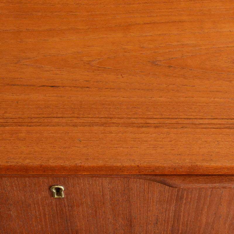 デンマーク ヴィンテージ  チーク ４段 チェスト 5-123