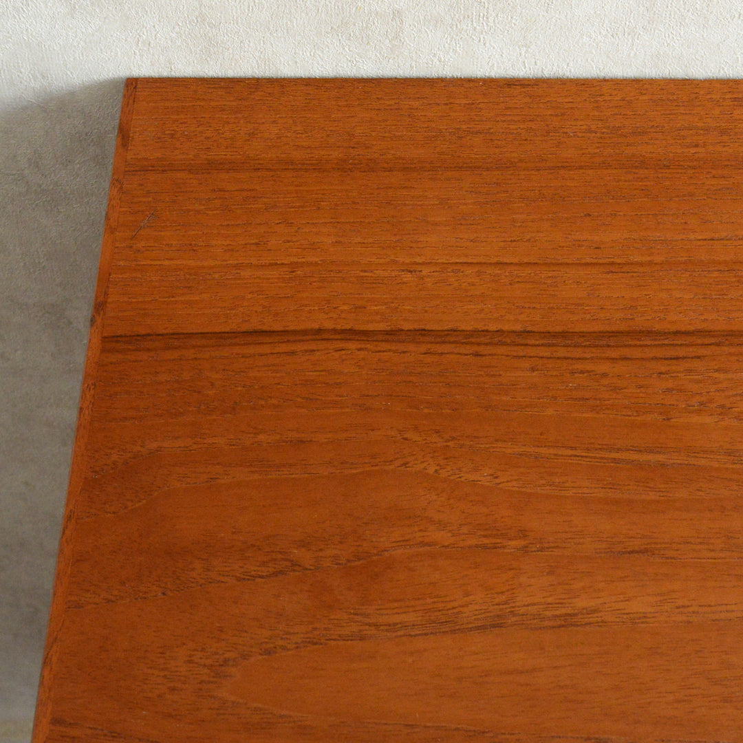 デンマーク ヴィンテージ  チーク ４段 チェスト 5-123