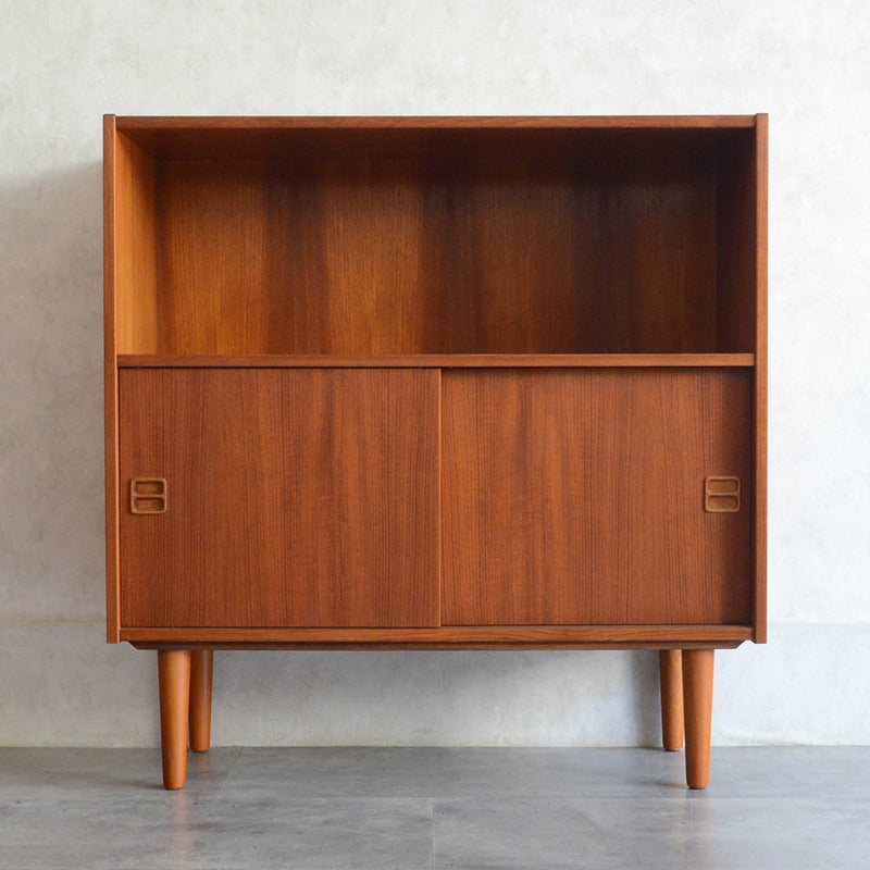 デンマーク ヴィンテージ チーク シェルフ (木扉付）6-67