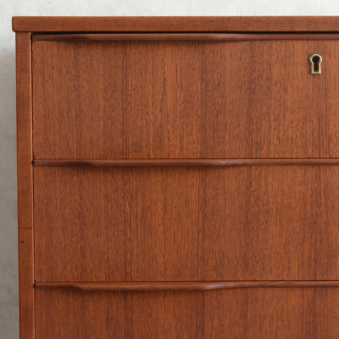 デンマーク ヴィンテージ  チーク ４段 チェスト 5-123