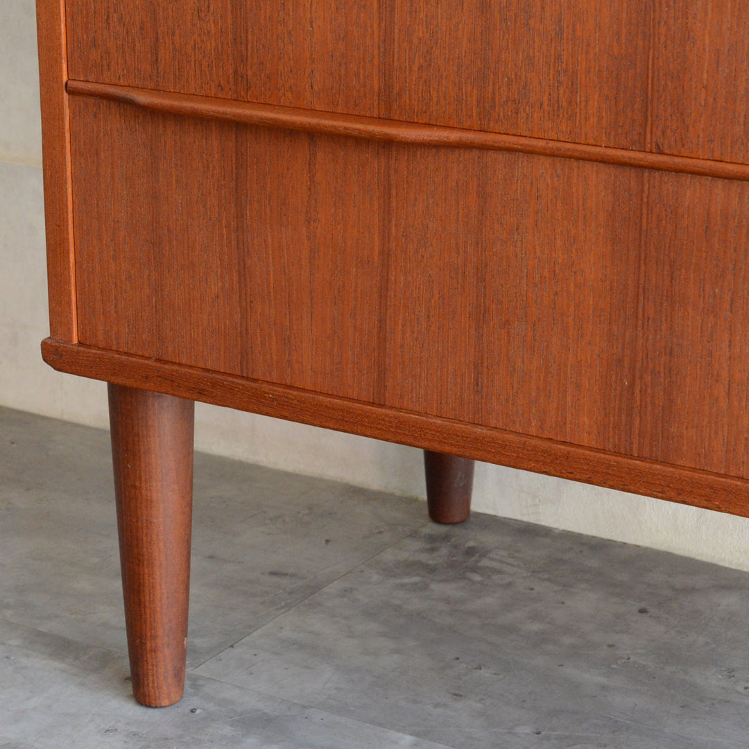 デンマーク ヴィンテージ  チーク ４段 チェスト 5-123