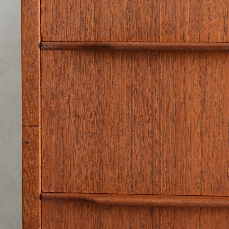 デンマーク ヴィンテージ  チーク ４段 チェスト 5-123