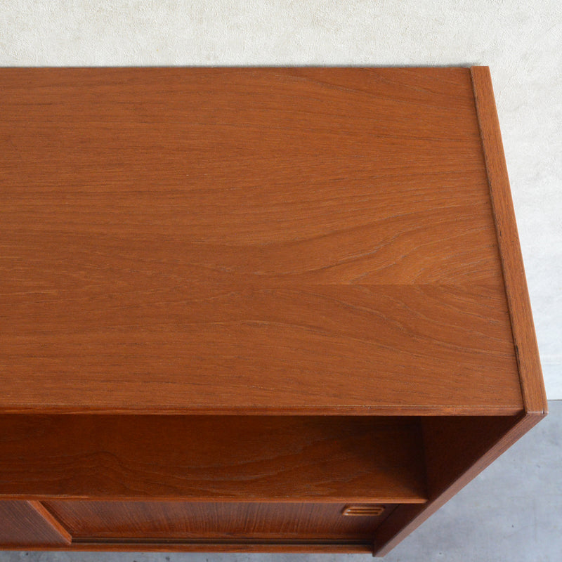 デンマーク ヴィンテージ チーク シェルフ (木扉付）6-67