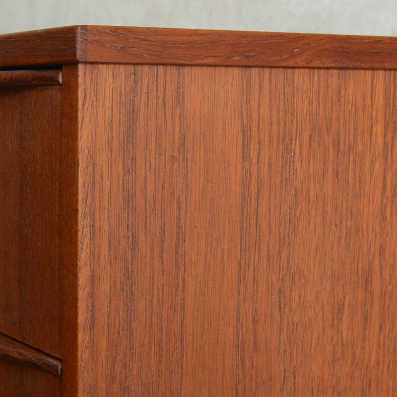 デンマーク ヴィンテージ  チーク ４段 チェスト 5-123