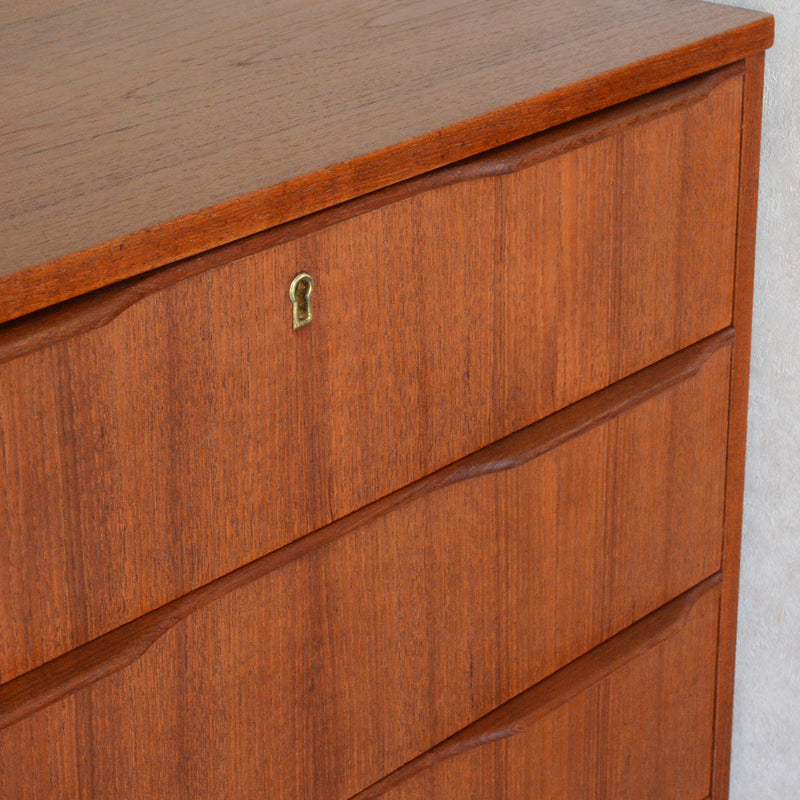 デンマーク ヴィンテージ  チーク ４段 チェスト 5-123