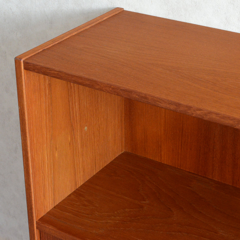 デンマーク ヴィンテージ チーク シェルフ (木扉付）6-67