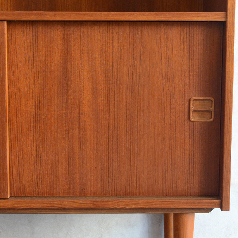 デンマーク ヴィンテージ チーク シェルフ (木扉付）6-67