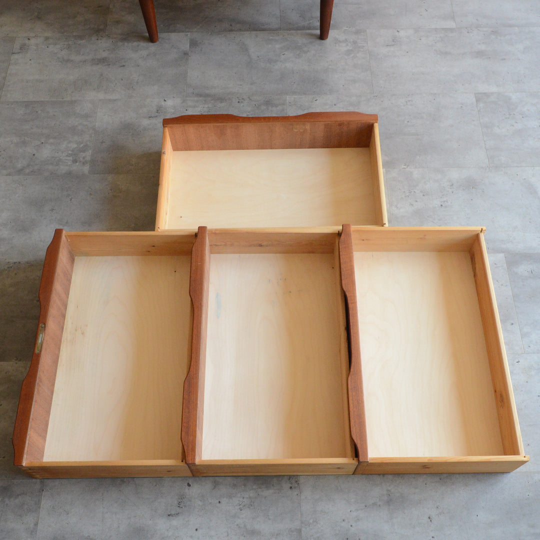 デンマーク ヴィンテージ  チーク ４段 チェスト 5-123