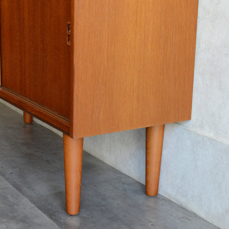 デンマーク ヴィンテージ チーク シェルフ (木扉付）6-67