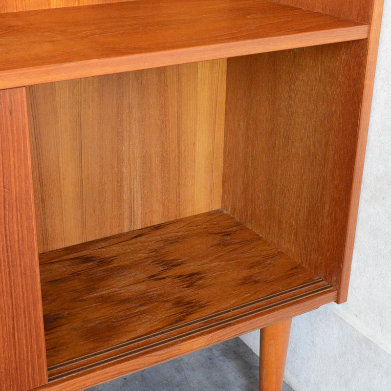 デンマーク ヴィンテージ チーク シェルフ (木扉付）6-67