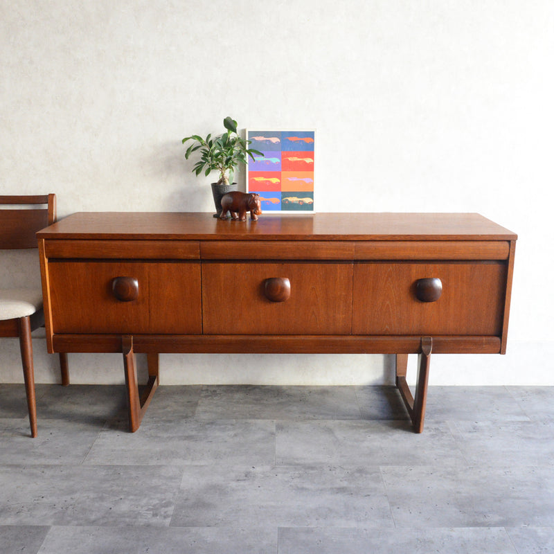 Elliotts of Newbury（EON)エリオッツ オブ ニューべリー サイドボード71