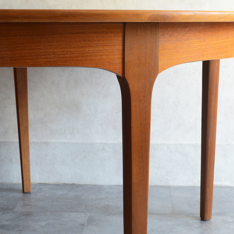 Nathan ネイサン エクステンション ラウンド ダイニングテーブル 10(天板剥離再塗装済）