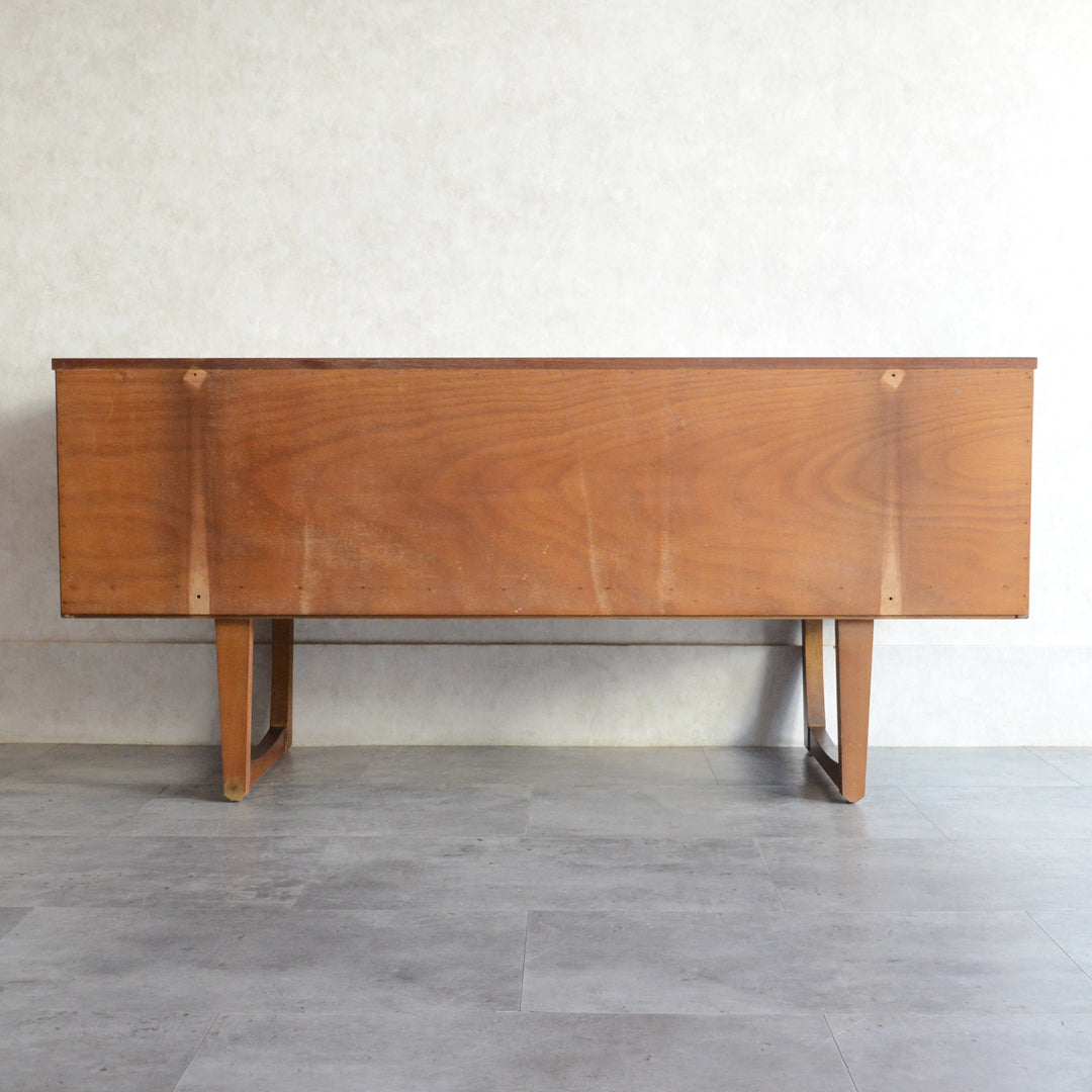 Elliotts of Newbury（EON)エリオッツ オブ ニューべリー サイドボード71