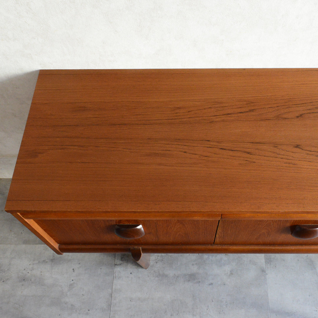 Elliotts of Newbury（EON)エリオッツ オブ ニューべリー サイドボード71