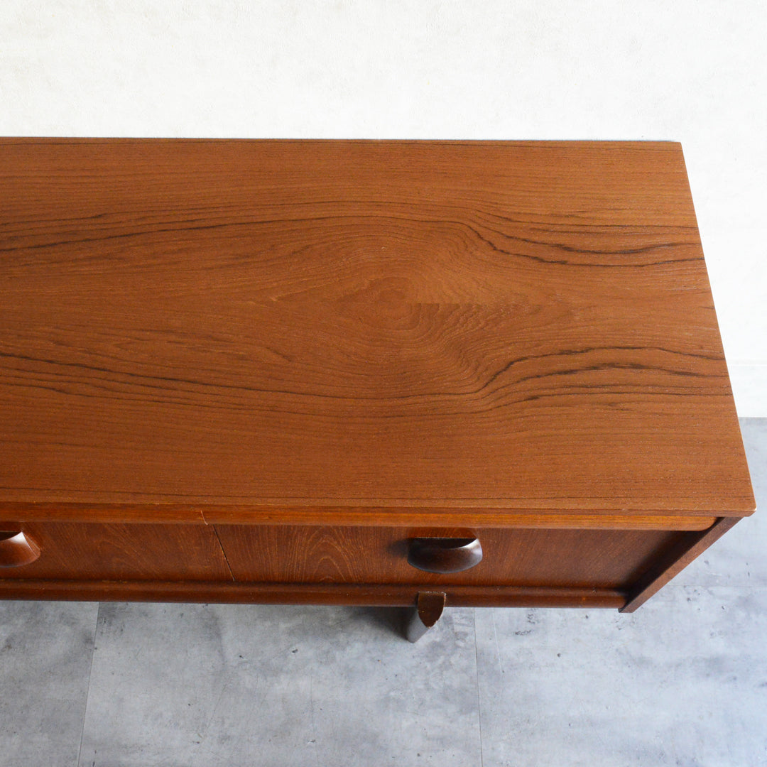 Elliotts of Newbury（EON)エリオッツ オブ ニューべリー サイドボード71