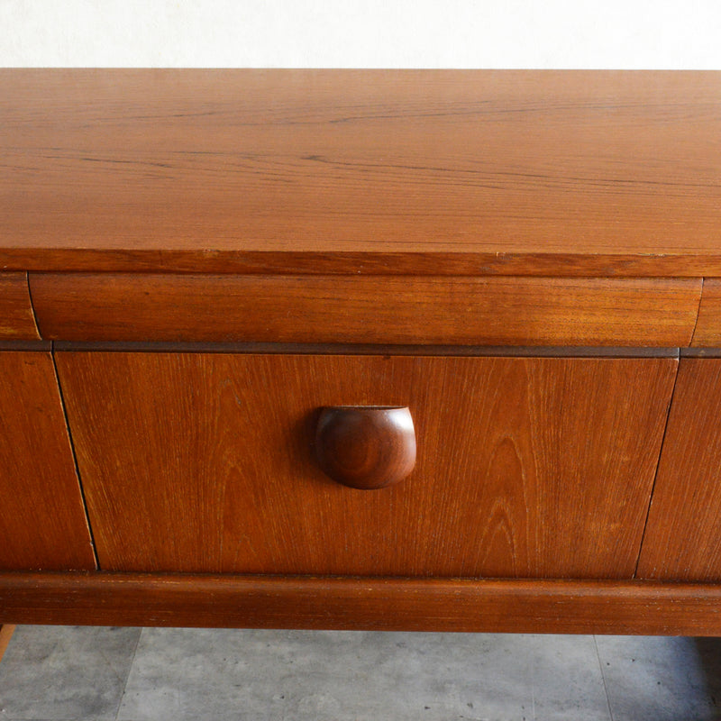 Elliotts of Newbury（EON)エリオッツ オブ ニューべリー サイドボード71