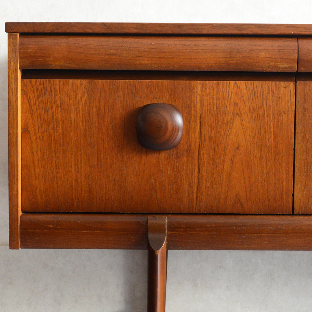 Elliotts of Newbury（EON)エリオッツ オブ ニューべリー サイドボード71