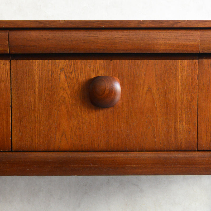 Elliotts of Newbury（EON)エリオッツ オブ ニューべリー サイドボード71