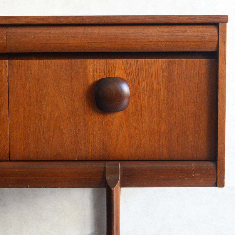 Elliotts of Newbury（EON)エリオッツ オブ ニューべリー サイドボード71