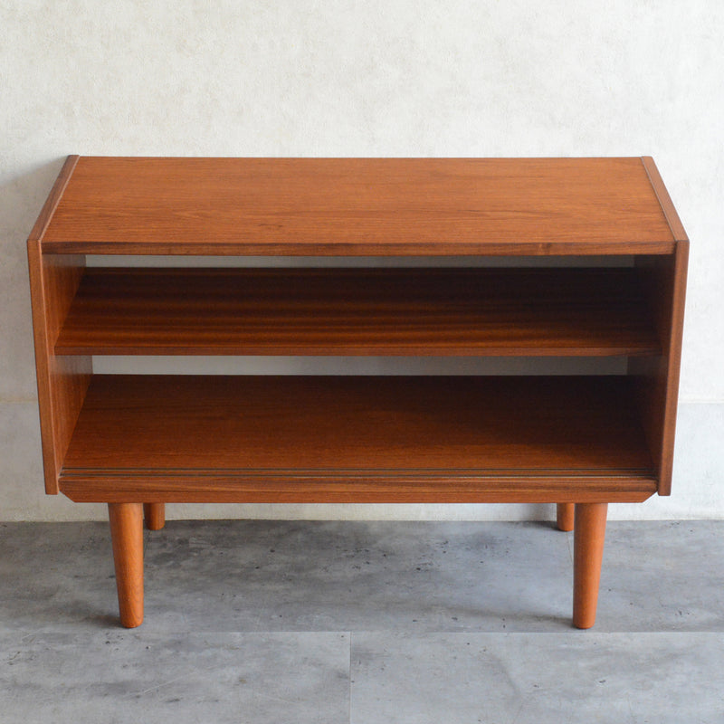 デンマーク ヴィンテージ　チーク キャビネット6-77 (ストライプガラス戸付）