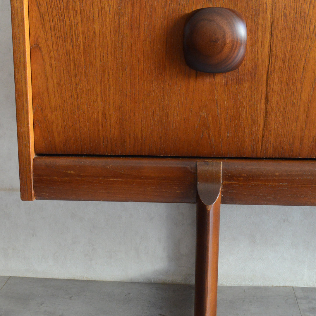 Elliotts of Newbury（EON)エリオッツ オブ ニューべリー サイドボード71