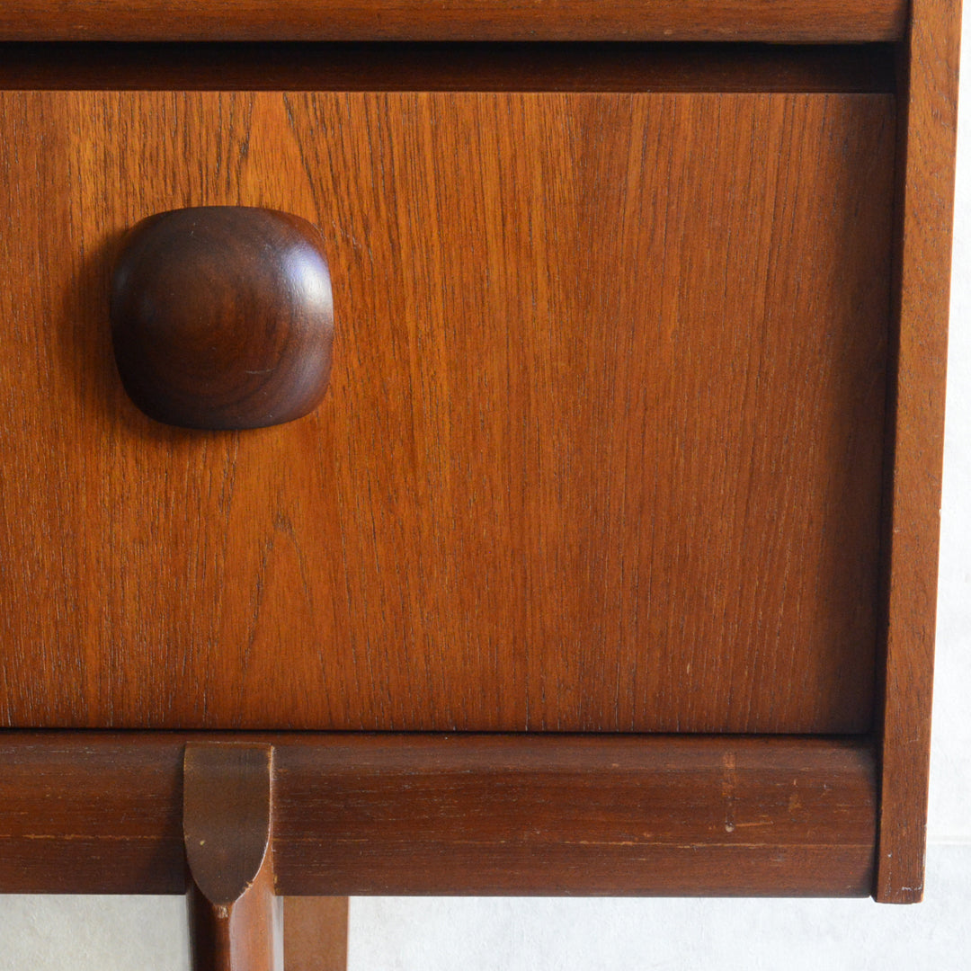 Elliotts of Newbury（EON)エリオッツ オブ ニューべリー サイドボード71