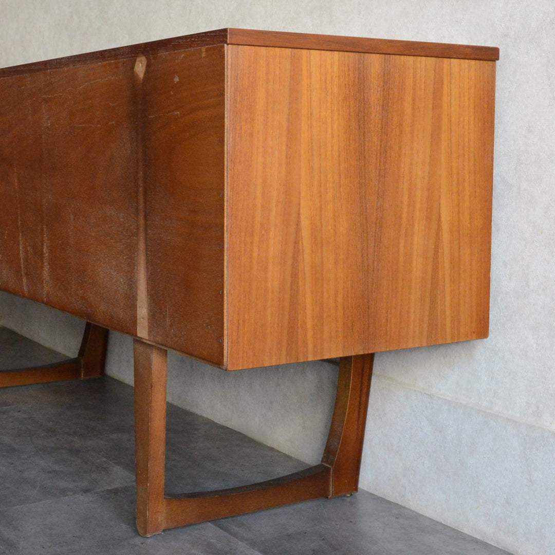 Elliotts of Newbury（EON)エリオッツ オブ ニューべリー サイドボード71