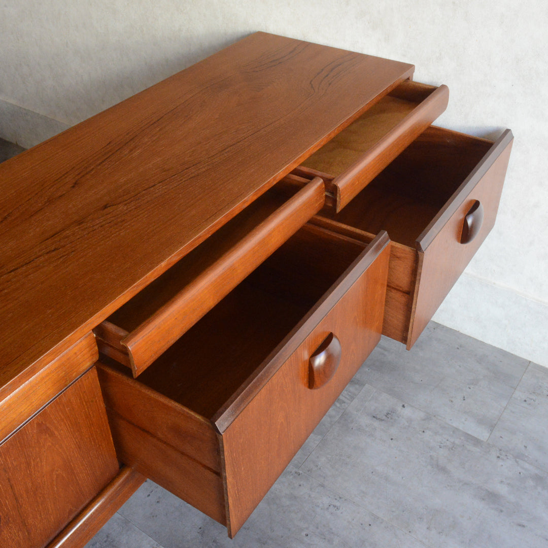 Elliotts of Newbury（EON)エリオッツ オブ ニューべリー サイドボード71