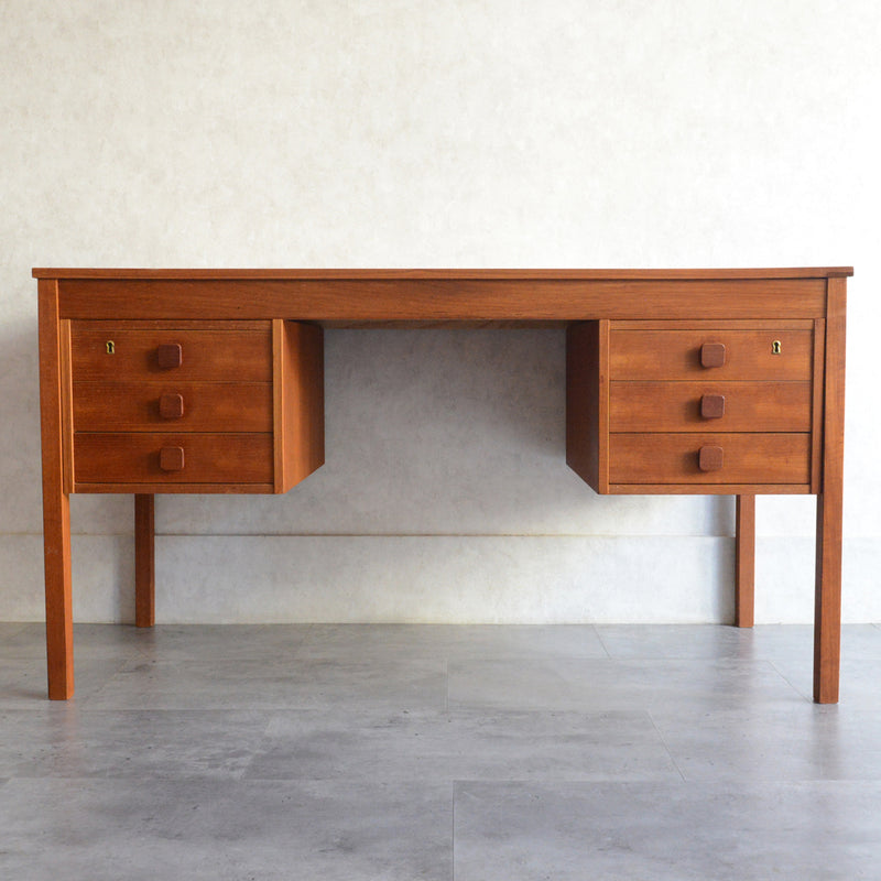 Domino mobler　デンマークヴィンテージ チークデスク 8-67