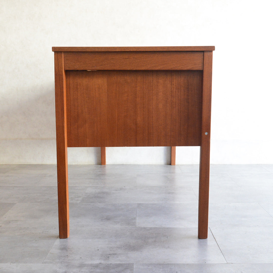 Domino mobler　デンマークヴィンテージ チークデスク 8-67