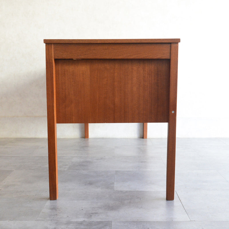 Domino mobler　デンマークヴィンテージ チークデスク 8-67