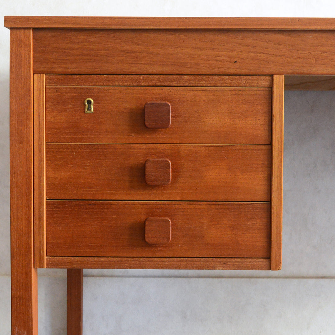 Domino mobler　デンマークヴィンテージ チークデスク 8-67