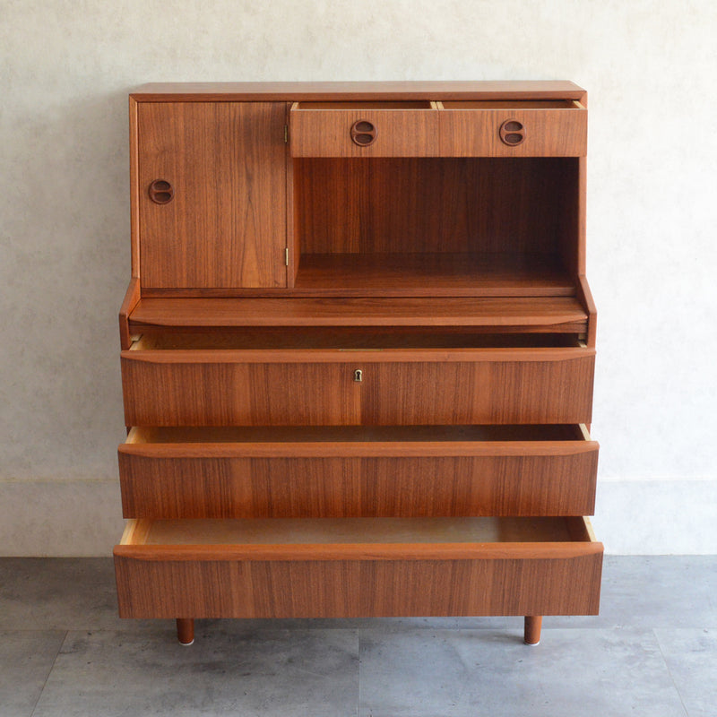 デンマーク ヴィンテージ　チークビューロー（ミラー・鍵付）6-74　