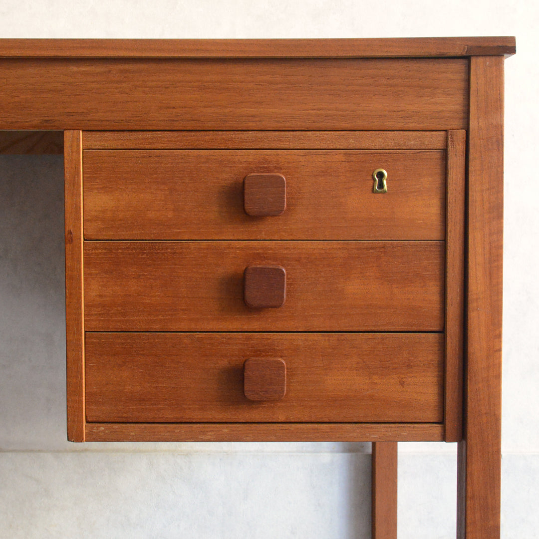 Domino mobler　デンマークヴィンテージ チークデスク 8-67