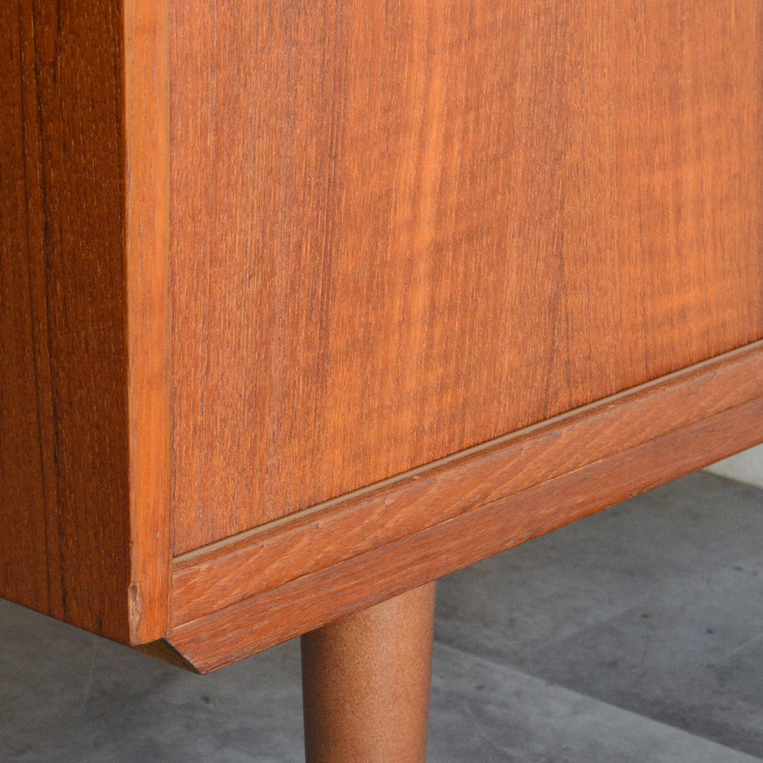 デンマーク ヴィンテージ チーク キャビネット 3-70