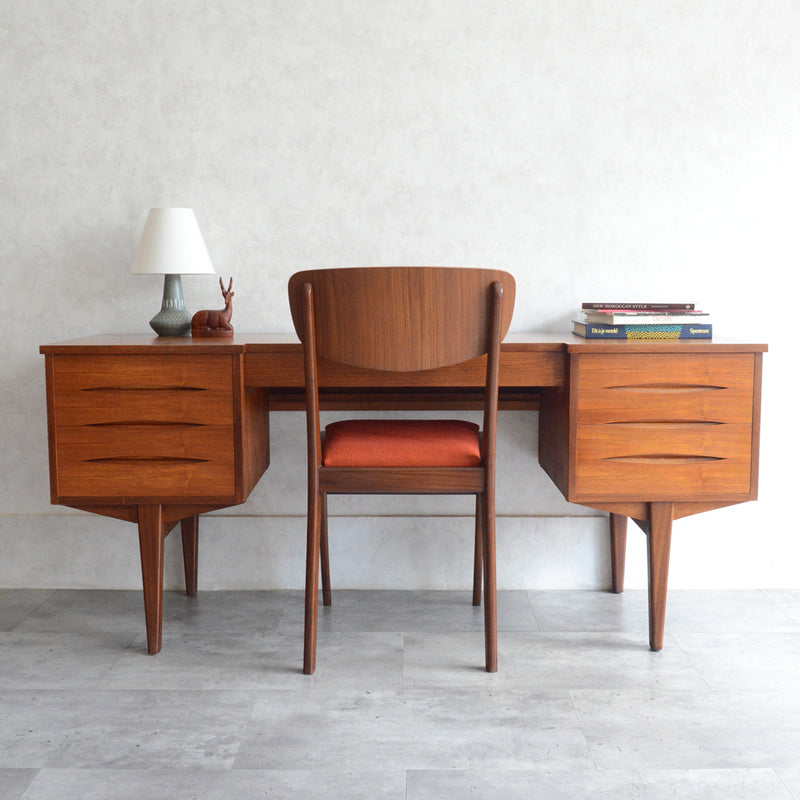 ミッドセンチュリー ヴィンテージ　デスク23(天板剝離再塗装済）